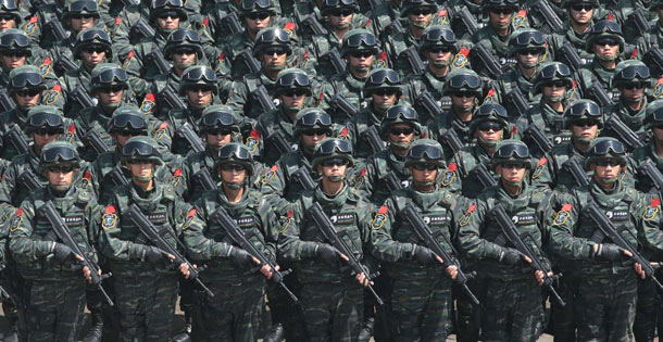 新华网陕西频道图片 :: 人龟同泳