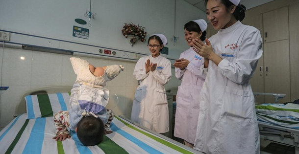 镜头记录世界上最穷的总统(组图)
