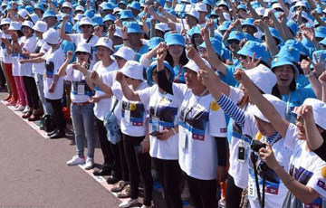 男子母亲节给丈母娘买平板电脑 亲妈知道不高