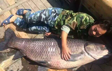 河北一 中学收学生水费  每学期50元但并未开发