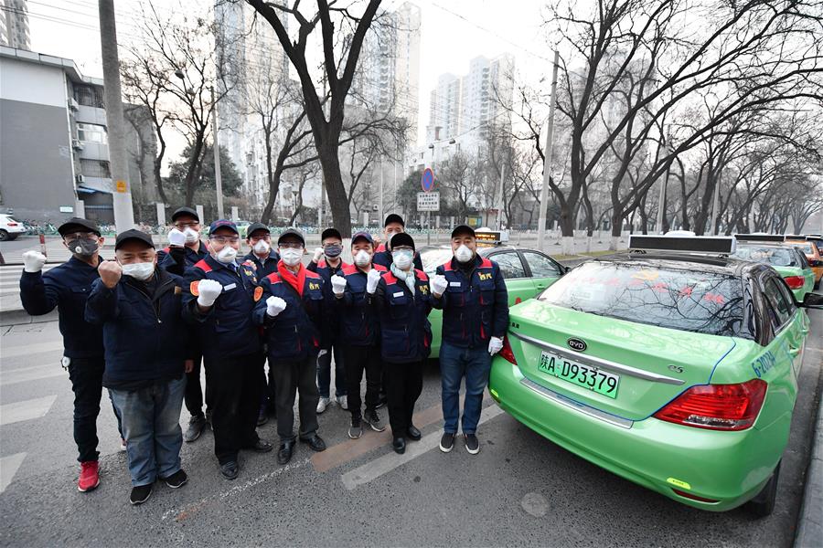 西安：愛心車隊守護“白衣天使”通勤路