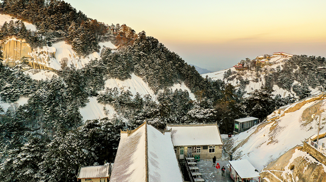 陜西華山：高山雪景如畫