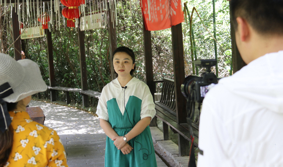 郭靜：讓村民的錢袋子鼓起來