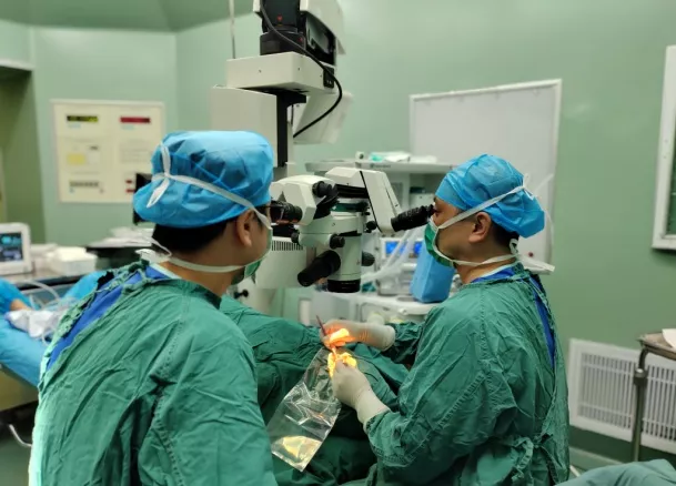 西北首例国产人工角膜手术在西安成功实施