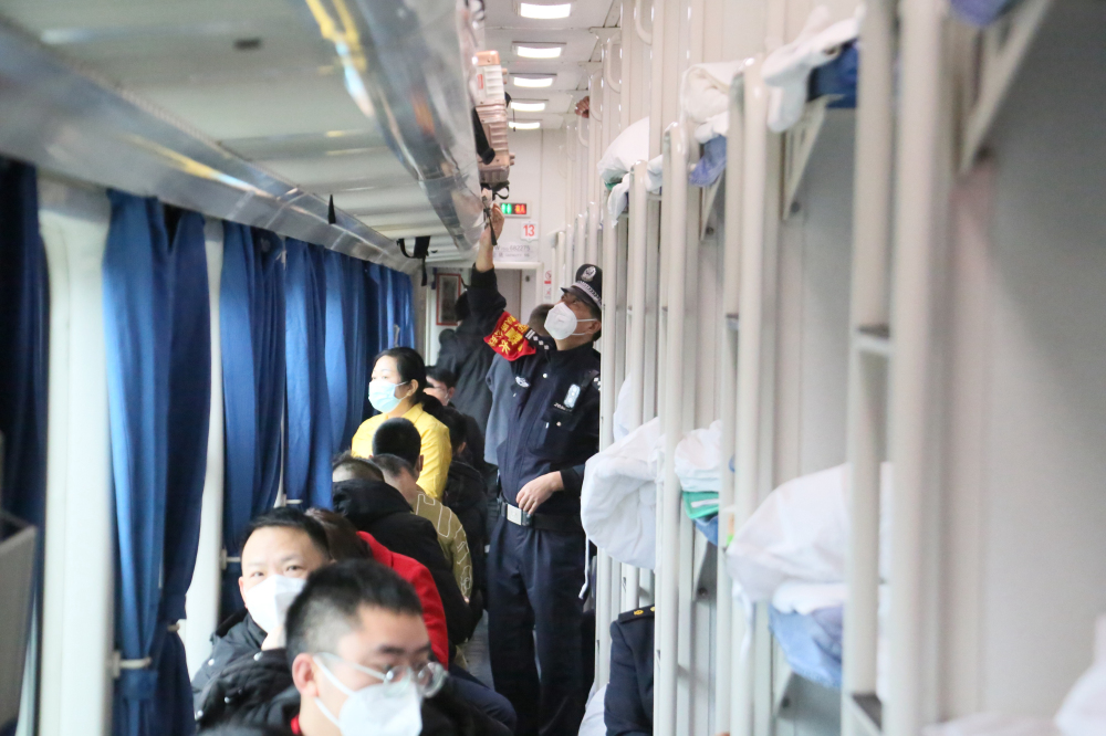新春走基层丨乘警熊平章的第39个春运