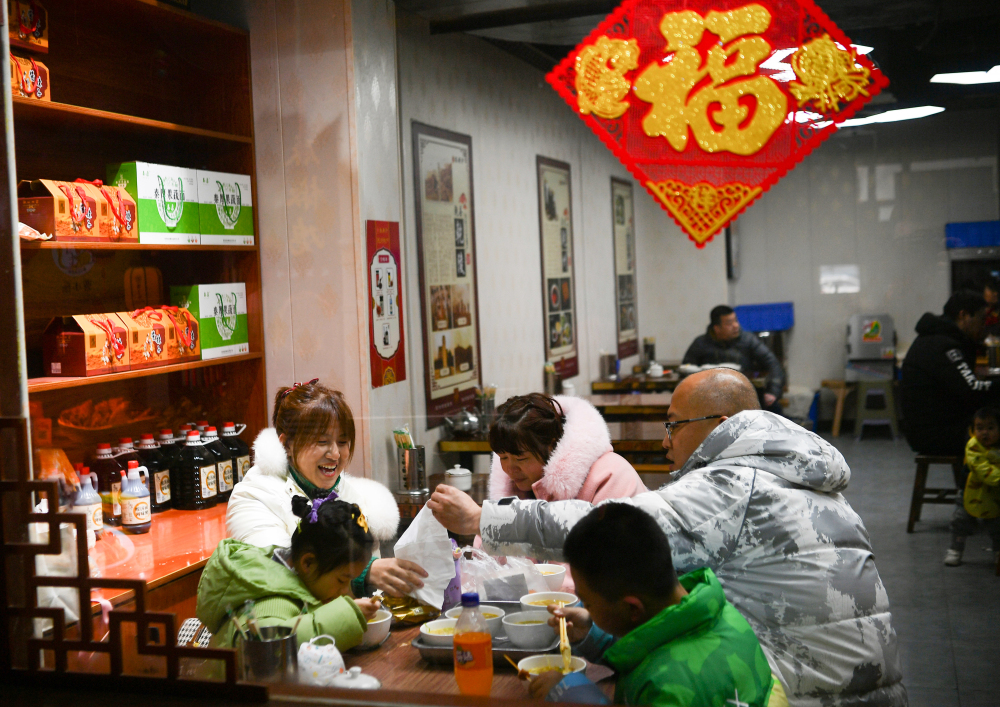 镜头里的中国年——享美食 过大年