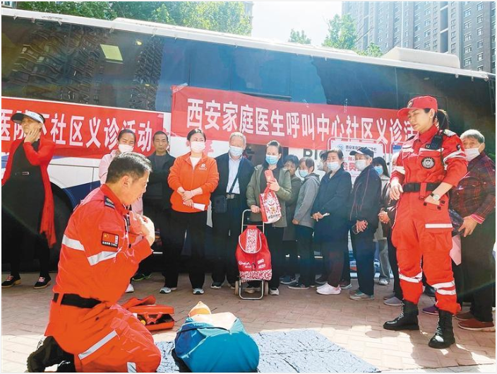 把集市开到社区里面 把服务送到群众身边